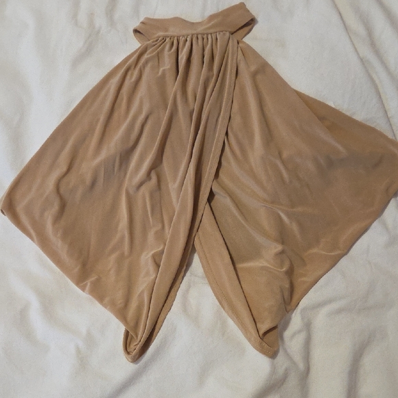 PrettyLittleThing Backless Halter - Picture 1 of 3